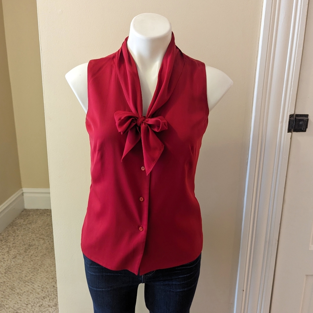 Ann Taylor red silk button down tank with bow  at neck size 4